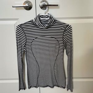 Lululemon turtle neck long sleeve
